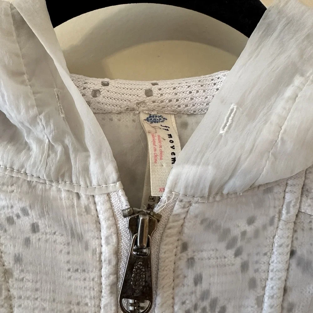 FP Free People Movement White Jacket Eyelet Sheer Cropped‎ Bomber Hoodie XS *R*